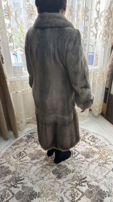 Продам серую норковую шубу