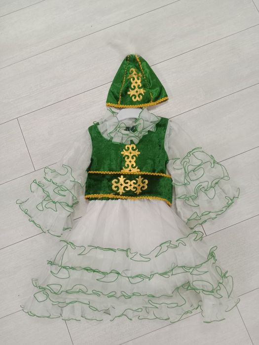 Продам платье 3-4 года