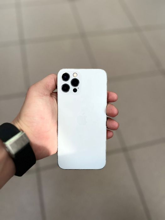 Продается айфон 12 про