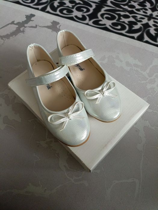 Продам туфли на девочку