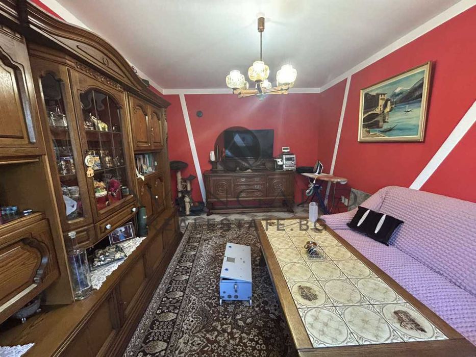 Продава се Тристаен апартамент в Пловдив, Кючук Париж - 92 кв.м за 2240 €/кв.м - Снимка #2