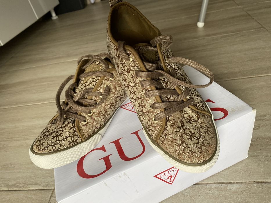 Tenesi GUESS, panza, marimea 41