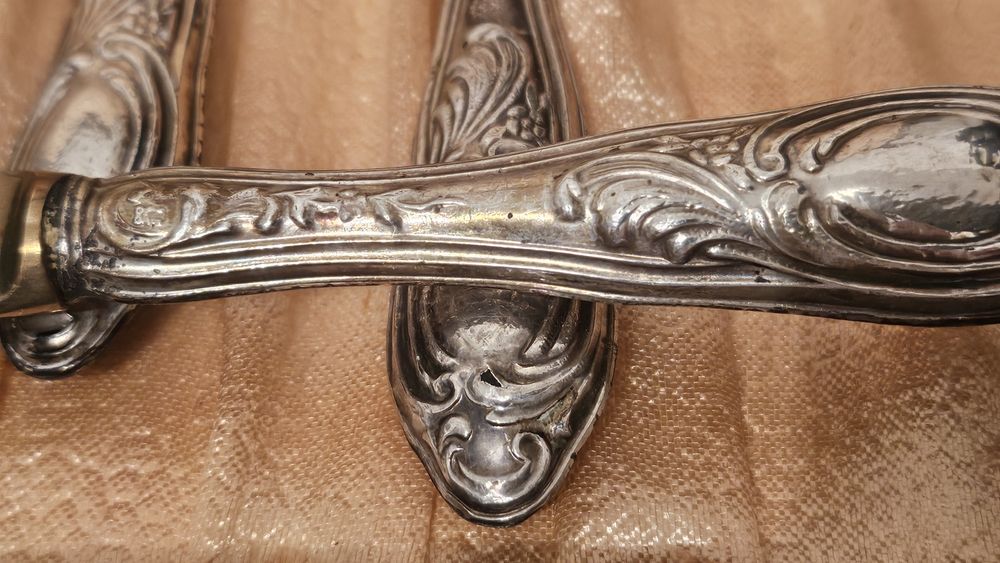 Сребърни десертни прибори