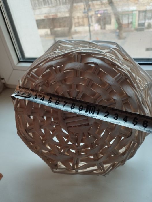 Плетёная белая корзинка