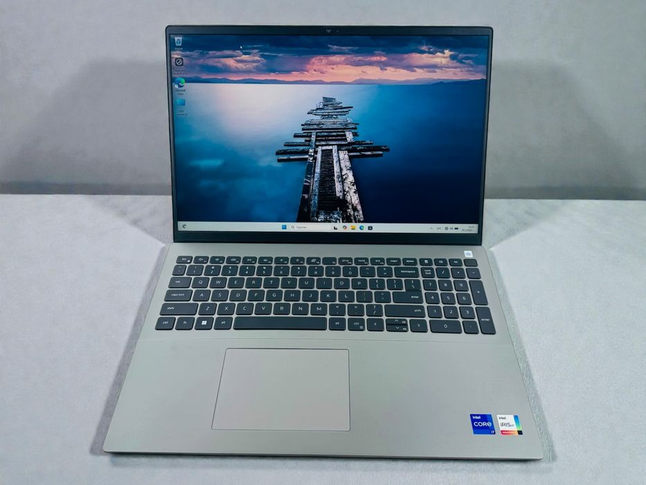 Dell Vostro 5630 16 Gray WUXGA i7-1360P 16GB 512SSD Перфектен! Гаранция!