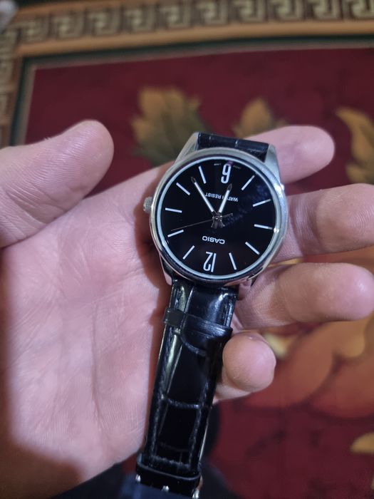 Soat Casio yangi hali kam ishlatgan