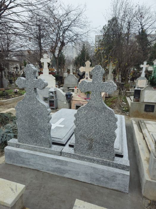 Loc de veci cimitirul izvorul nou 6mp