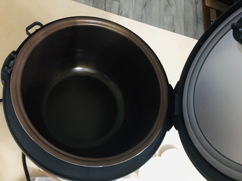 Продам Мультиварку Новая