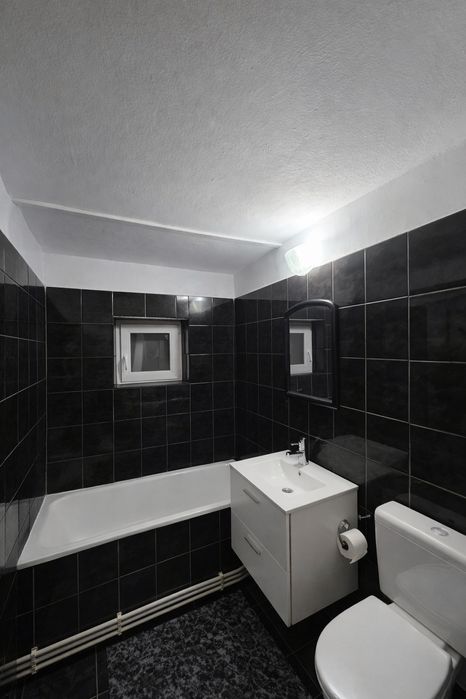 Apartament 3 camere parter Topoloveni