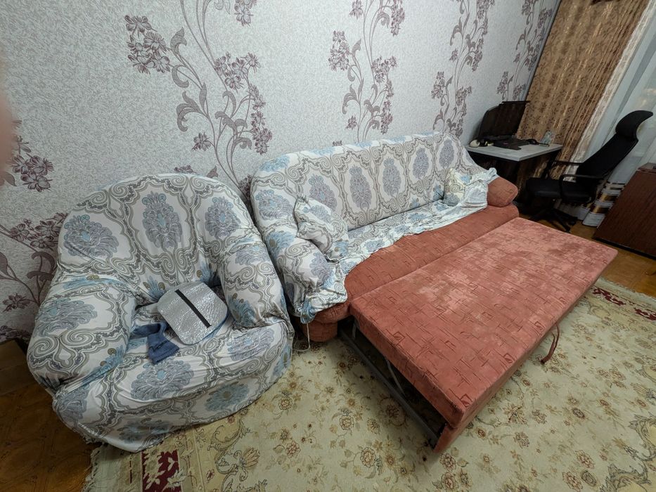Продам мягкий уголок диван + кресло