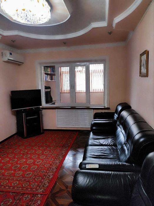 Продам 2-х комнатную в Мирзо-Улугбекском районе 2/4/4. метро Горького