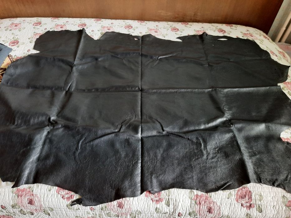 Две парчета ест.кожа свинска напа