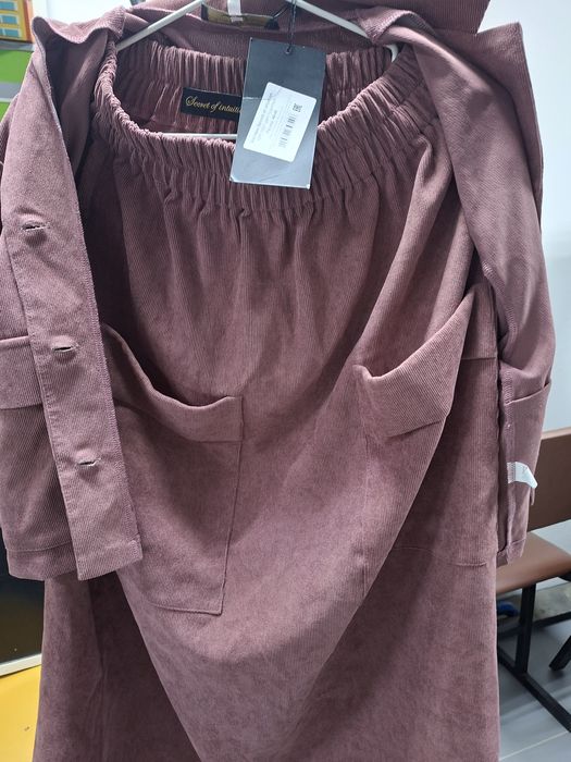 Женский костюм, с юбкой