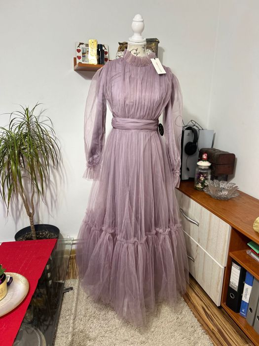 Rochie cu tull elegantă