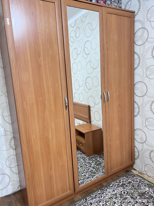 Продам спальный гарнитур