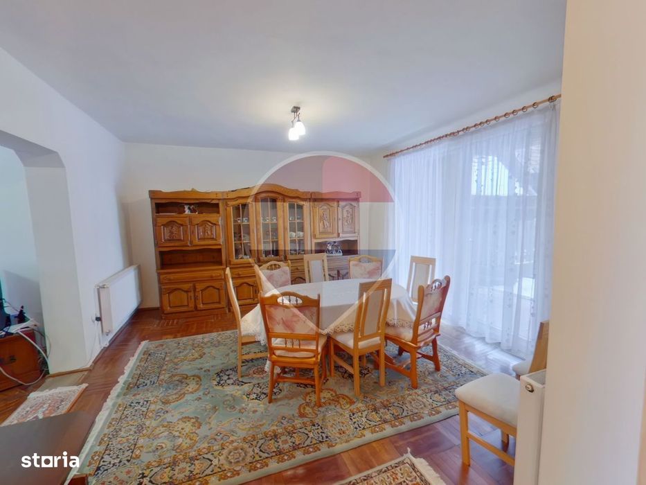 Casă / Vilă cu 8 camere de închiriat