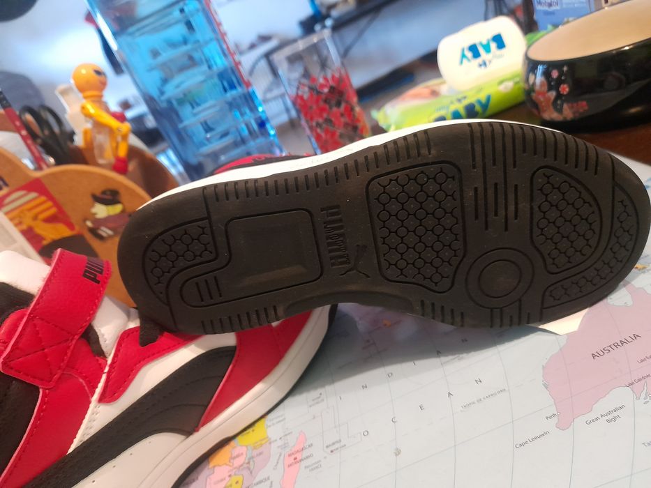 Adidasi tip gheata puma marimea 33