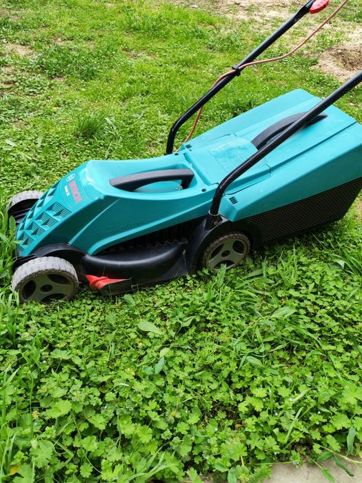 Электрический газонакасилка