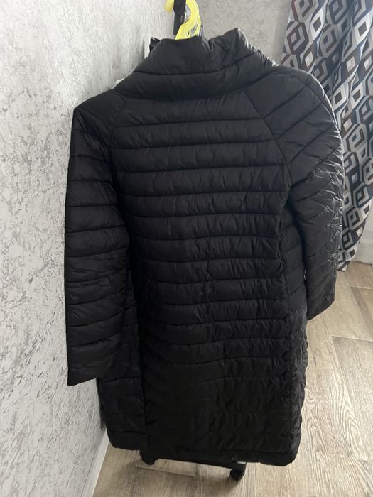 Продам пуховик демисезонный