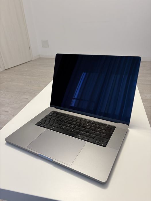 MacBook Pro 16” M1 Max | 64GB RAM | 1TB SSD | Stare foarte bună