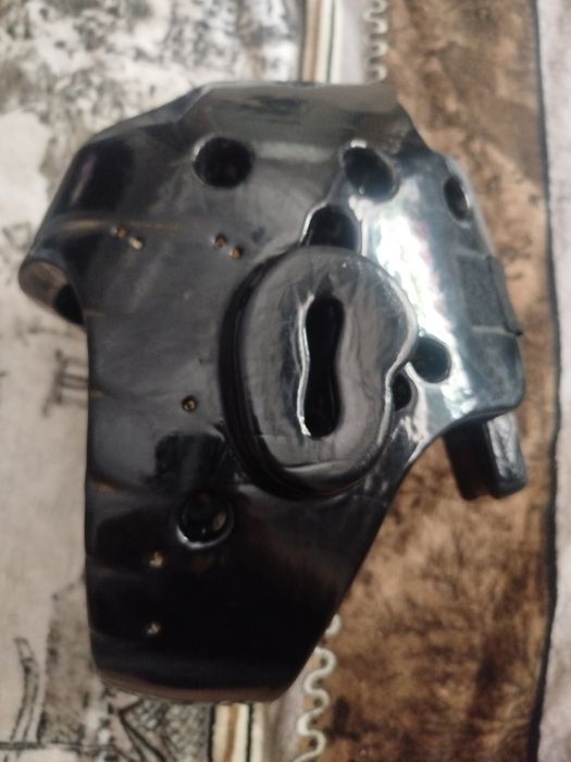 Шлем с забралом для единоборств