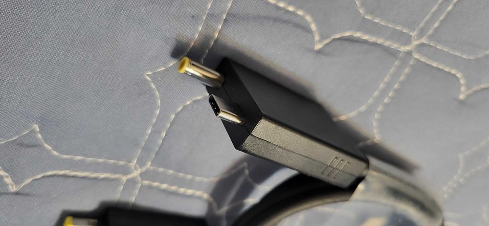 LENOVO cablu Thunderbolt 4 Nou  de 0.7M