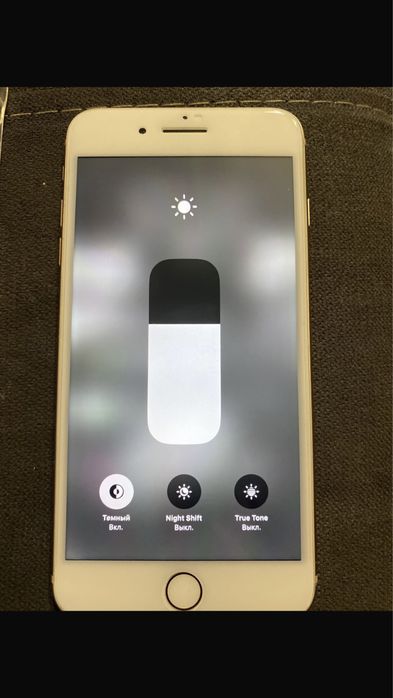 Продам iPhone 8+