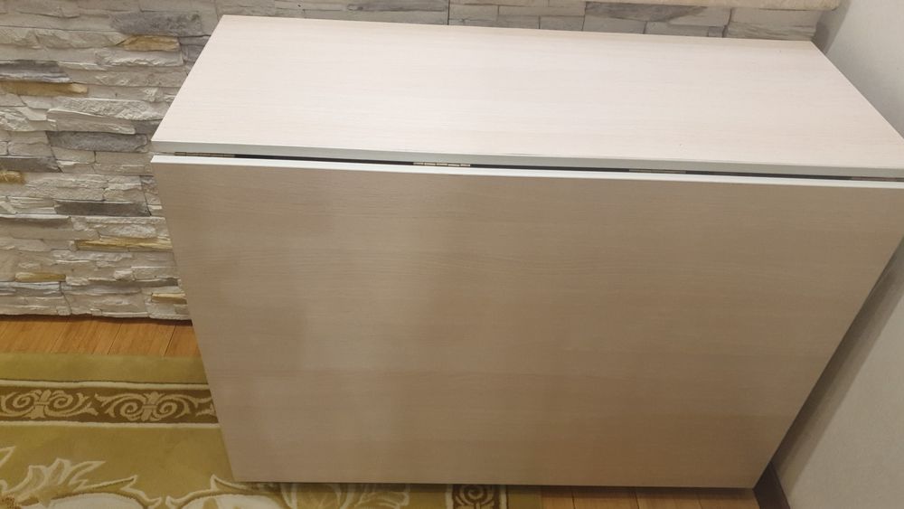 Продам стол книжку в хорошем состоянии