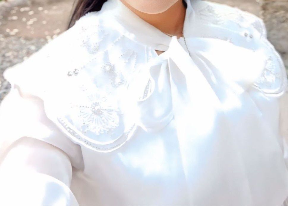 Qizlar uchun oq kofta maktab va institut uchun.matosi:organza: 100 000 so’m