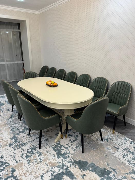 Продам стол со стульями (кресла)