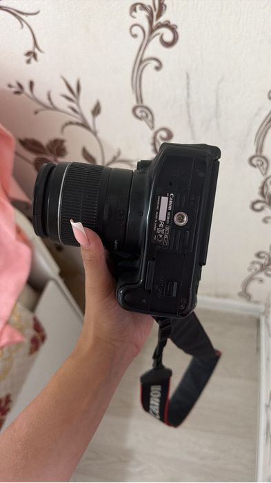 Canon камера EOS650D