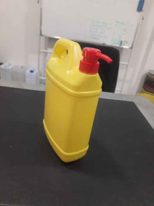 Пластиковая емкость 1,5 л. Plastmas idish 1,5 L
