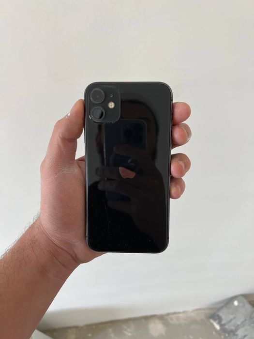 iPhone 11 в хорошем состоянии