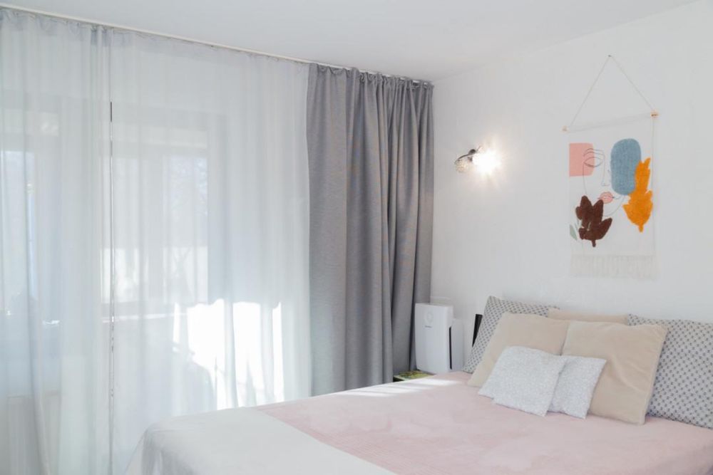 Apartament 3 camere, 115 mp util, mobilat, loc parcare subteran, curte