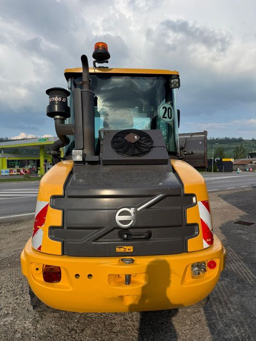 Vola încărcător frontal Volvo L 28 F top! 2020