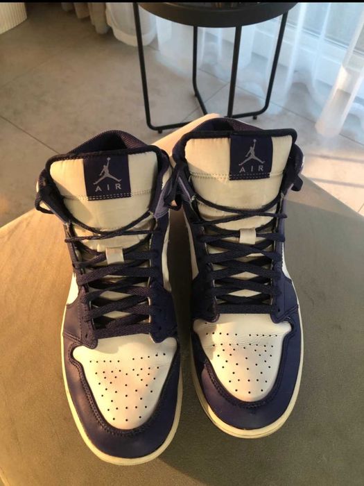 Jordan 1 mid,culoare mov,marime 44,5(28,5 cm)