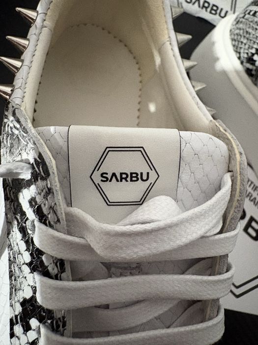 Adidasi Sârbu