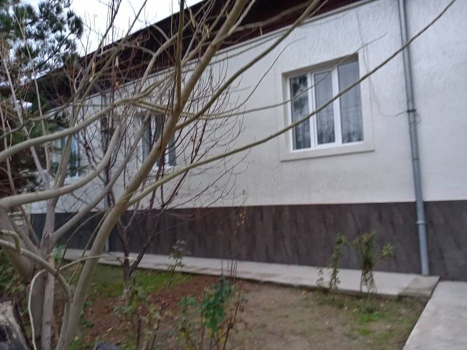 Hovli sotiladi 2ta oilada mo'ljallangan