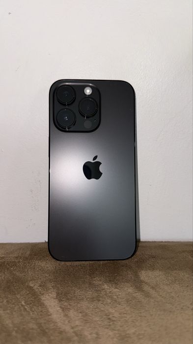 Продавам iPhone 14 pro 128 gb space black