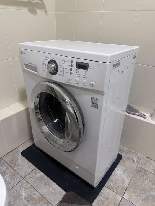 Продам стиральную машину LG F1222SD, 4 кг