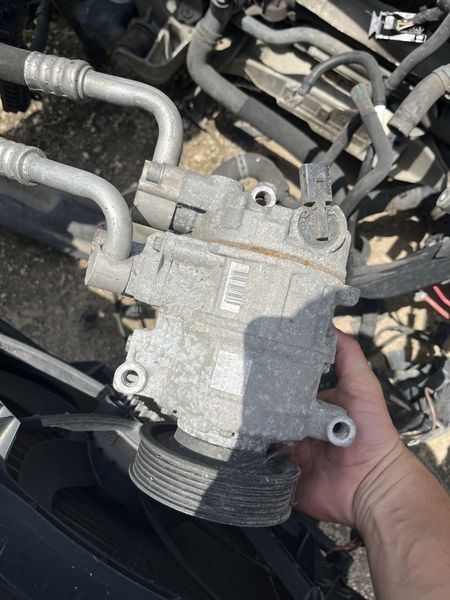 Компресор климатик Volkswagen Golf 6 1.4