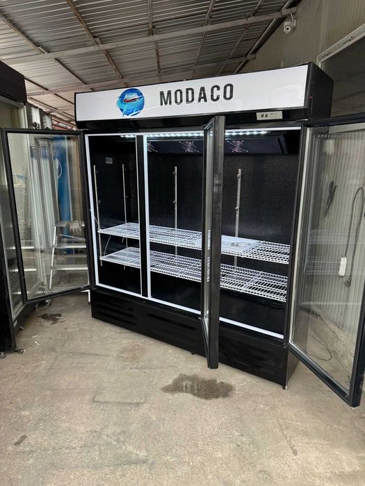 Vitrină frigorifică MODACO 3 uși 180x56x200