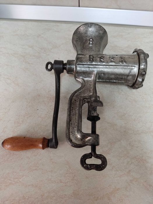 Vintage Masina tocat carne Bona Beer marimea 8 Germania