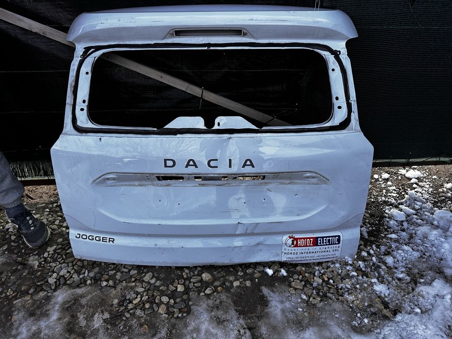 Hayon dacia jogger.