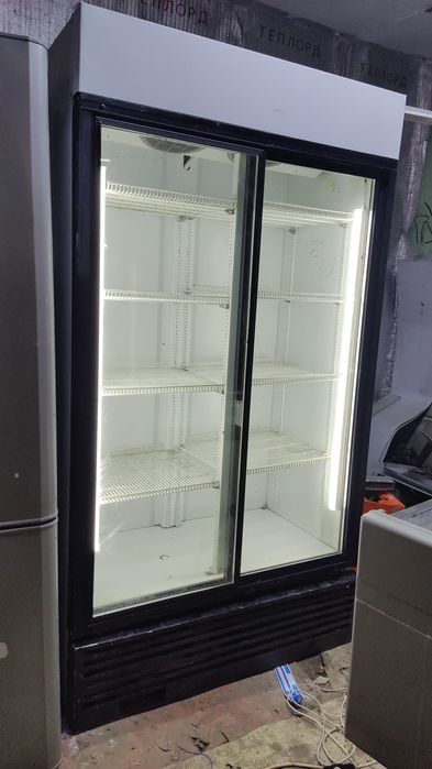 Витринные холодильники б/у