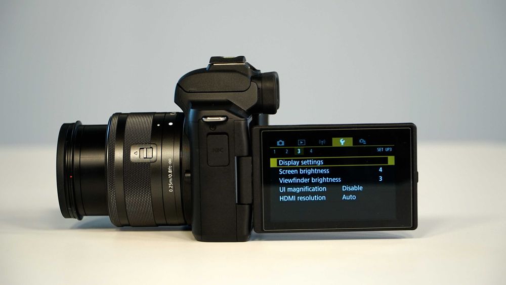 Canon EOS M50 Mark II + Обектив 15-45mm