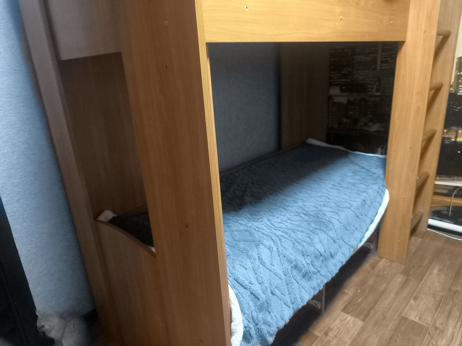 Продам кровать двух ярусную