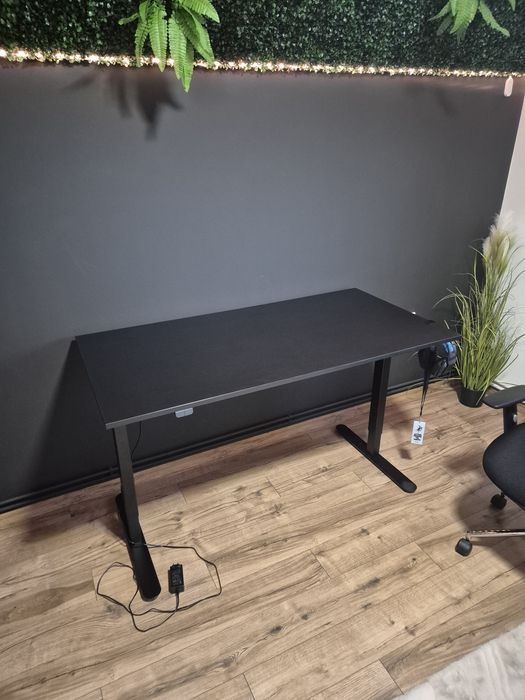 Birou negru reglabil JYSK 70 x 140 cm