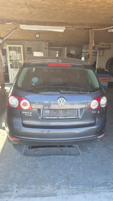 Vând bara spate golf 5 plus.