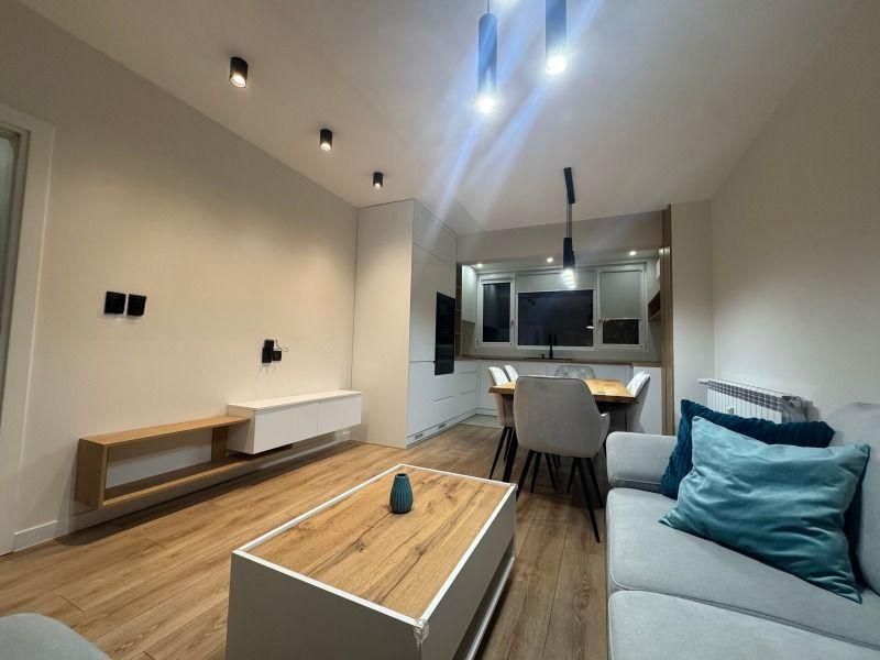 Дава се под наем Тристаен апартамент в София, Обеля 2 - 70 кв.м за 647.19 € - Снимка #1